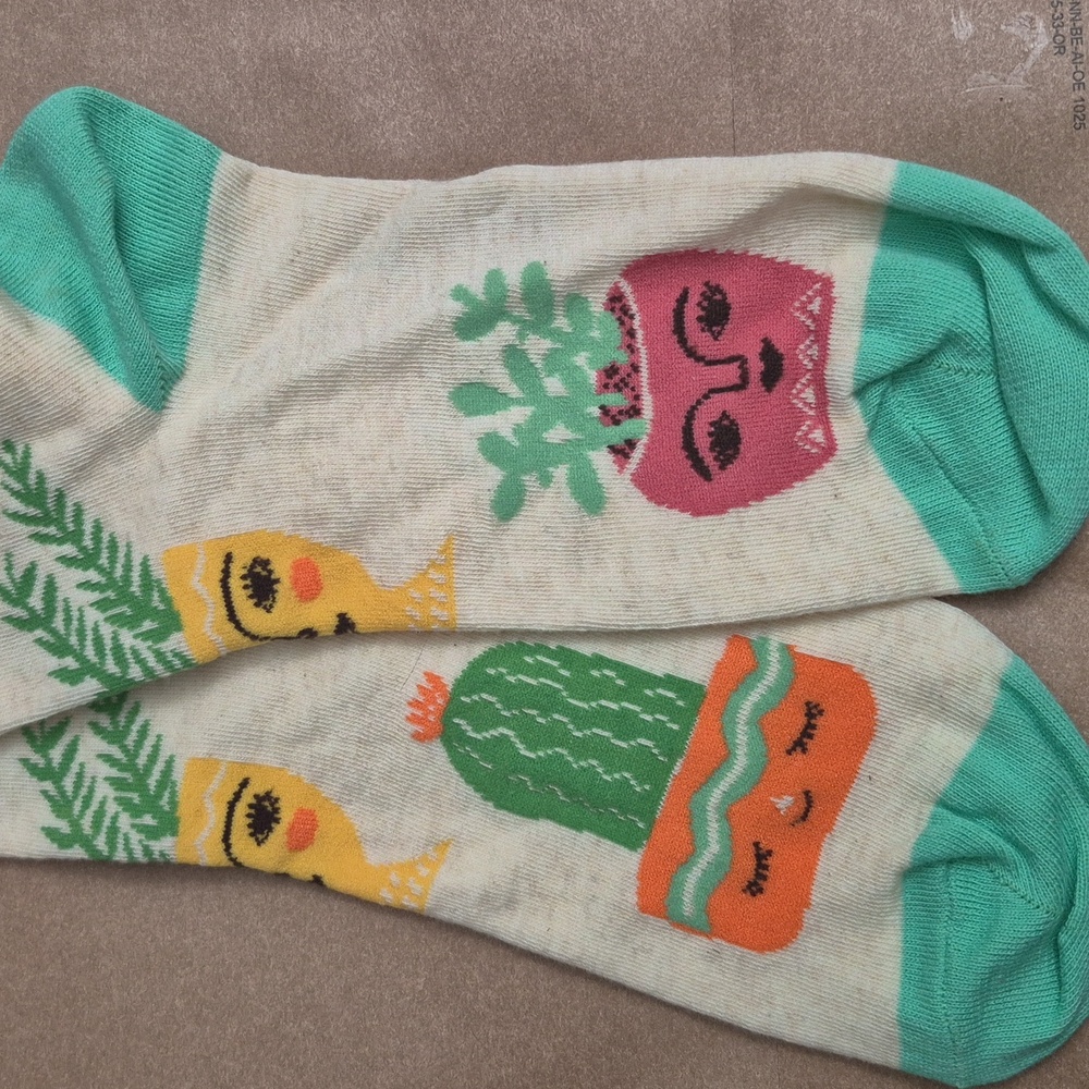 New! Blue Q Proud Plant Mom W-Crew Socks